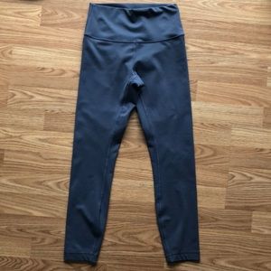 Wunder Under Hi-Rise 7/8 Tight, size 6!